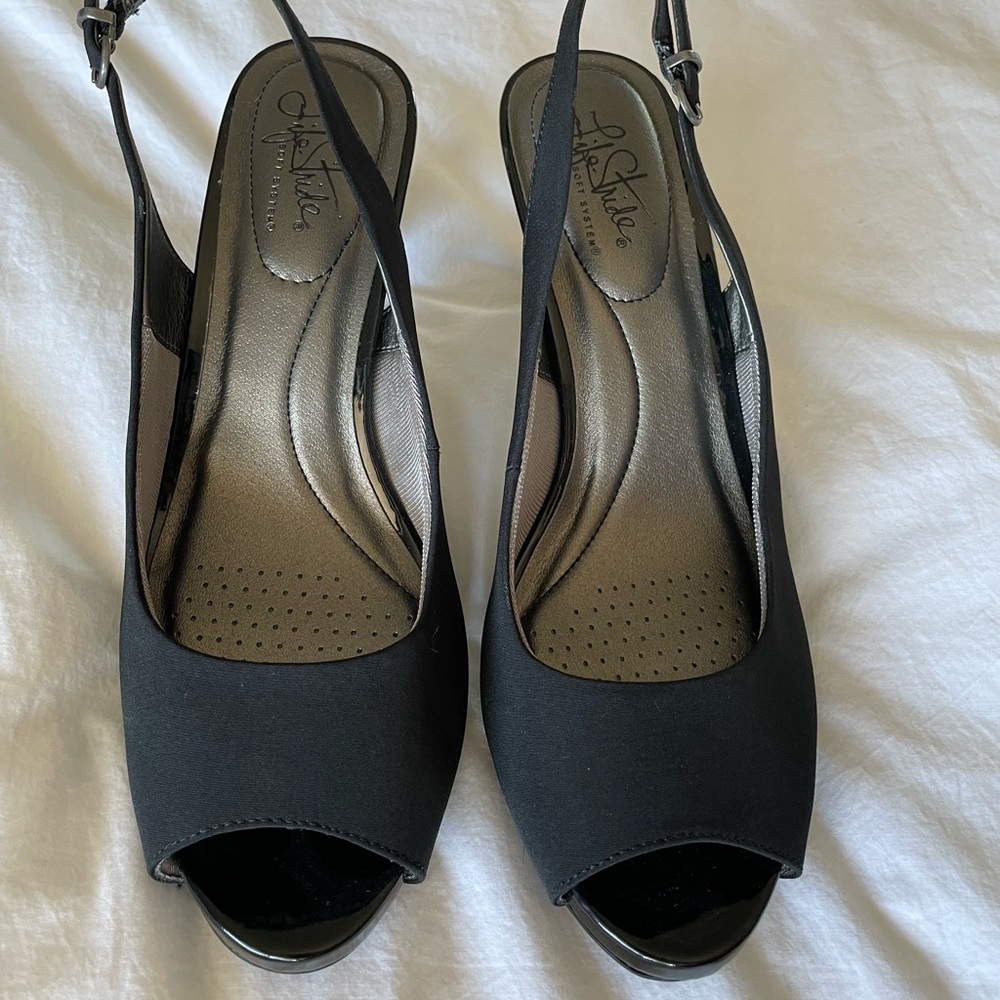Black Life stride heels 9.5 Womens